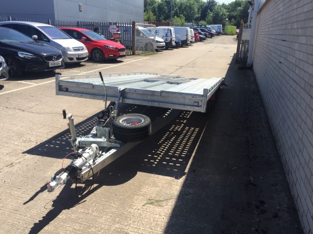 11163478 - Brian James T-Transporter Trailer
