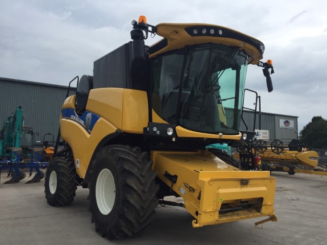 11168242 - New Holland CX5.90 Combine