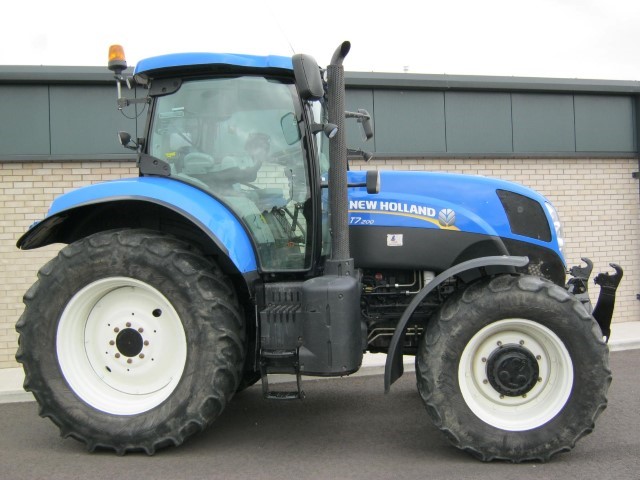 2117090 - New Holland T7.200 PC Tractor
