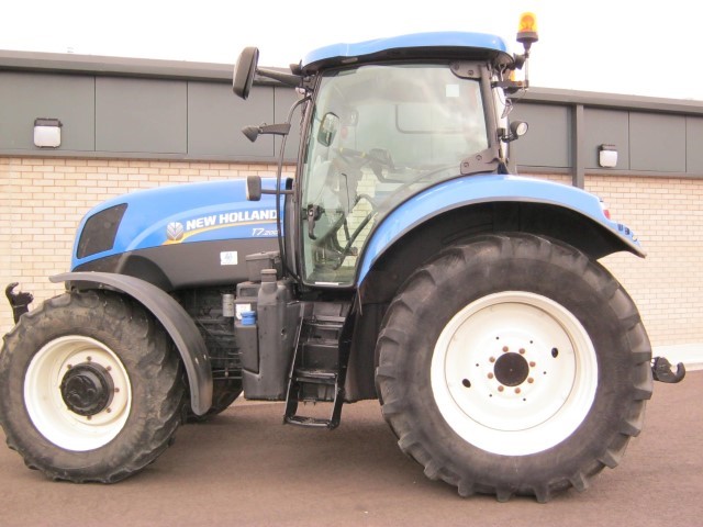 2117090 - New Holland T7.200 PC Tractor
