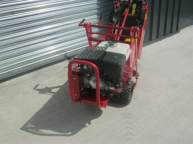 21171264 - Classon SC-24 Pedestrian Turf Cutter