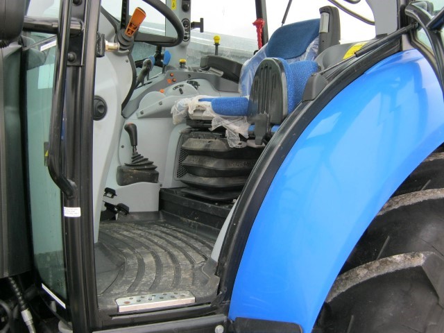 21171941 - New Holland T5.105 Tractor