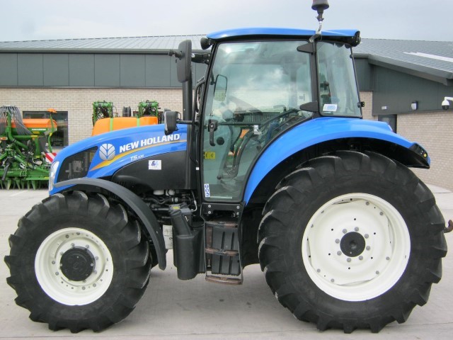 21171941 - New Holland T5.105 Tractor
