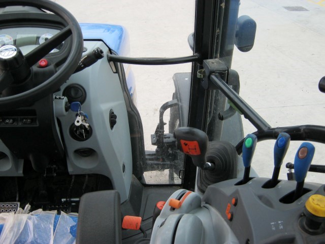21171941 - New Holland T5.105 Tractor