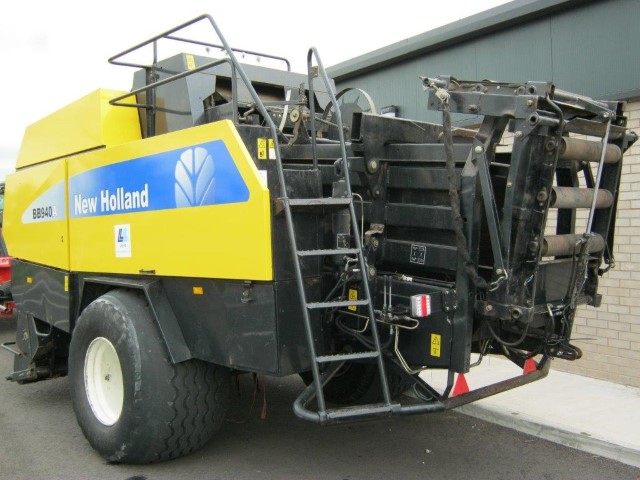 21173002 - New Holland BB940A Square Baler