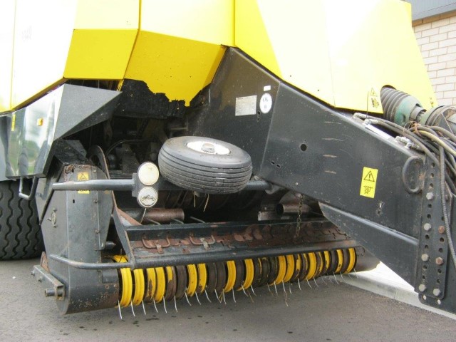 21173002 - New Holland BB940A Square Baler