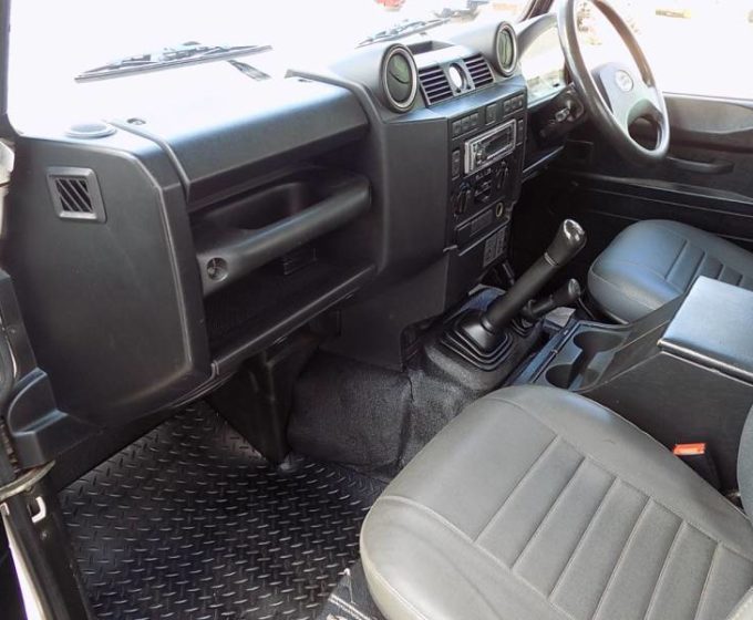 31170065 - AF09 HMA - Land Rover Defender Hard Top TDC - £9995 +VAT