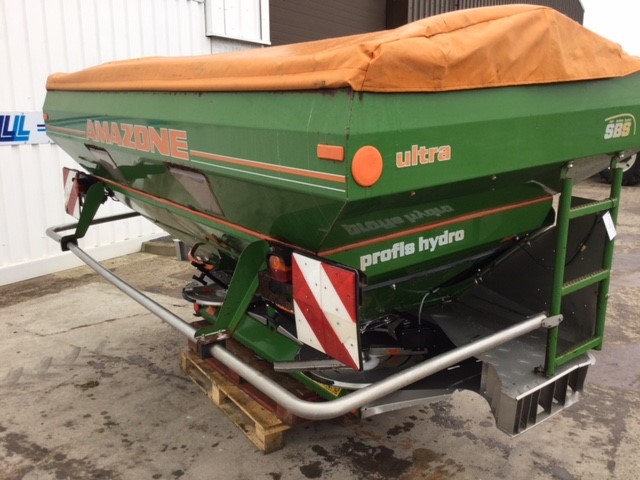 31170367 - Amazone ZAM3000 Ultra Fertiliser Spreader