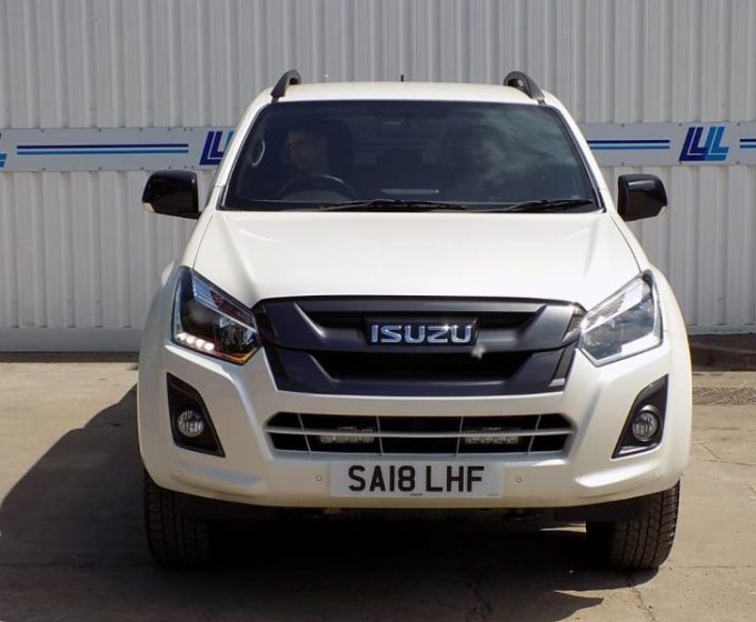 31172419 - SA18LHF Isuzu D-MAX 1.9 Blade Double Cab Auto - £25,995 + VAT