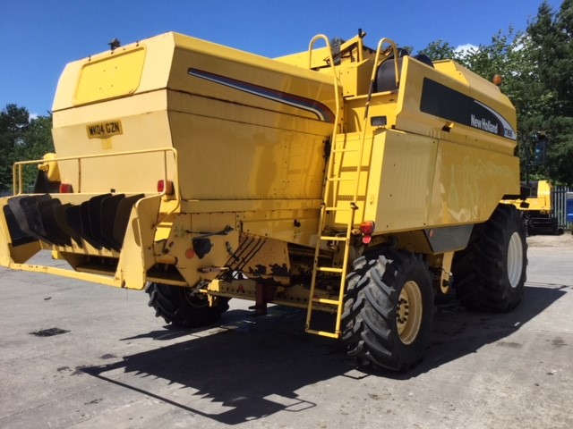 31172433 - New Holland TX66 Combine