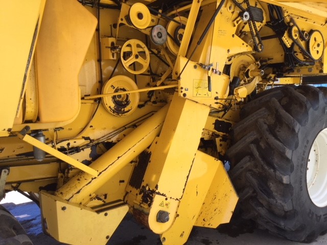 31172433 - New Holland TX66 Combine
