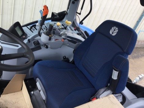41167097 - New Holland T7.190 Tractor