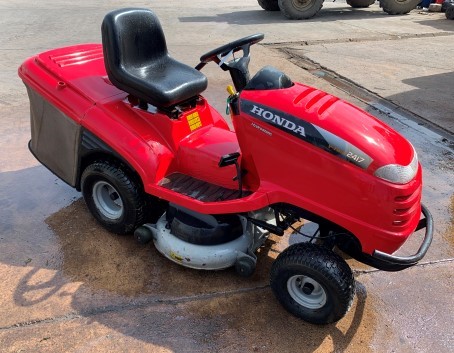 41170788 - Honda HF2417HT Ride-On Mower