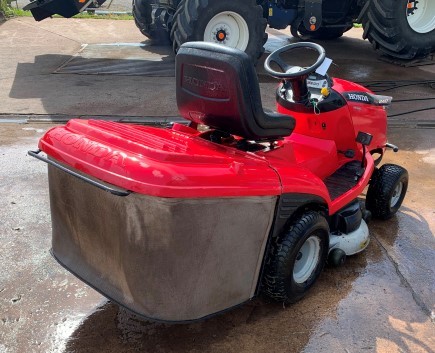 41170788 - Honda HF2417HT Ride-On Mower