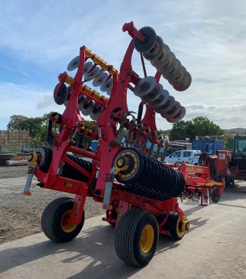 41174143 - Vaderstad CR500