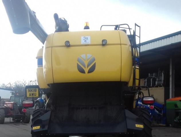 61159815 - New Holland CX8.70 Combine