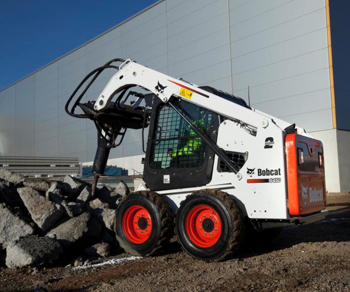 Гидромолот bobcat. Мини погрузчик s450. Бобкэт s450. Мини-погрузчик Bobcat s175 подвеска. Bobcat s450 экскаватор.