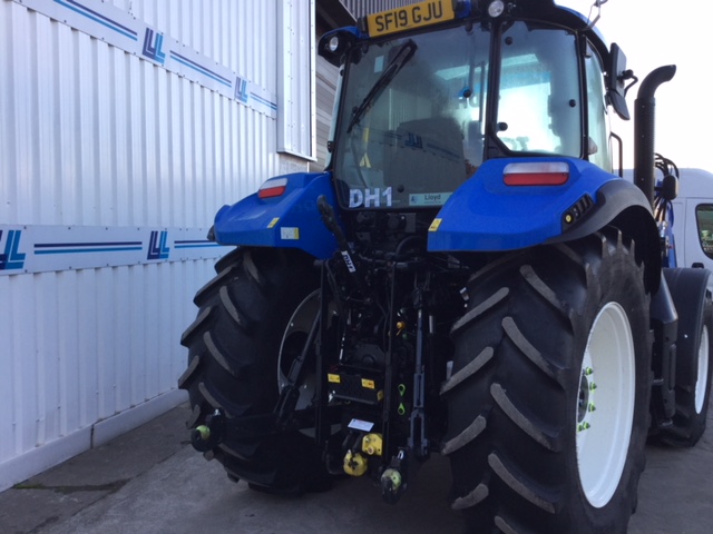 31169415 New Holland T5.120 Tractor