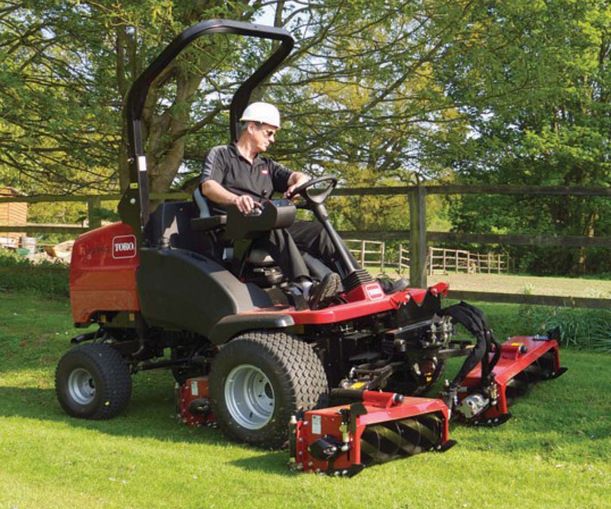 TORO Triple Reel Mowers - Lloyd Ltd