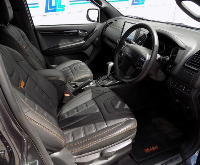 SJ19RVM - Isuzu D-MAX 1.9 Blade Double Cab 4x4 Auto - £27,595 + VAT