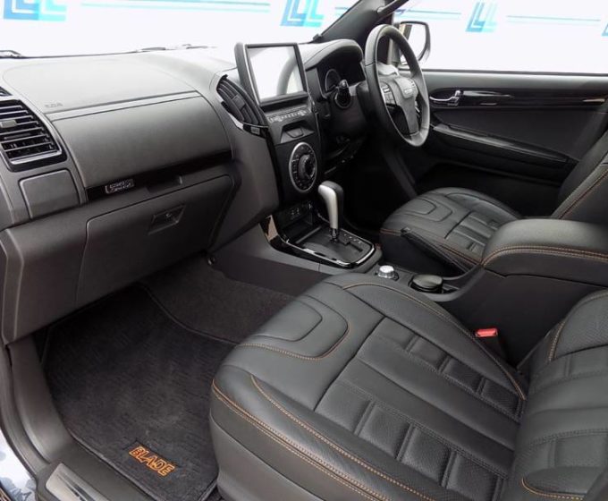 SJ19RVM - Isuzu D-MAX 1.9 Blade Double Cab 4x4 Auto - £27,595 + VAT