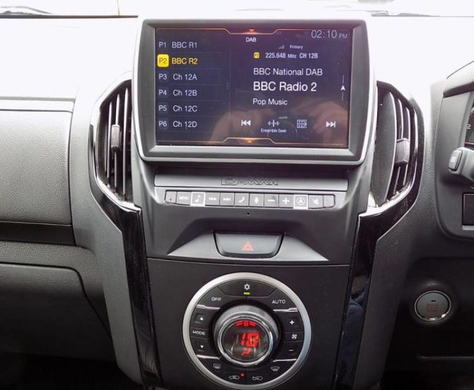 SJ19RVM - Isuzu D-MAX 1.9 Blade Double Cab 4x4 Auto - £27,595 + VAT