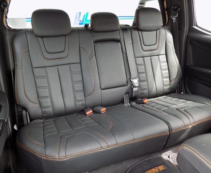 SJ19RVM - Isuzu D-MAX 1.9 Blade Double Cab 4x4 Auto - £27,595 + VAT