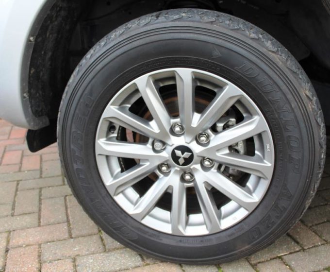 91174045 - Mitsubishi L200 Barbarian Double Cab Auto
