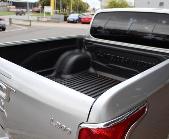 91174045 - Mitsubishi L200 Barbarian Double Cab Auto