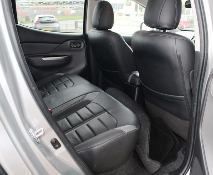 91174045 - Mitsubishi L200 Barbarian Double Cab Auto
