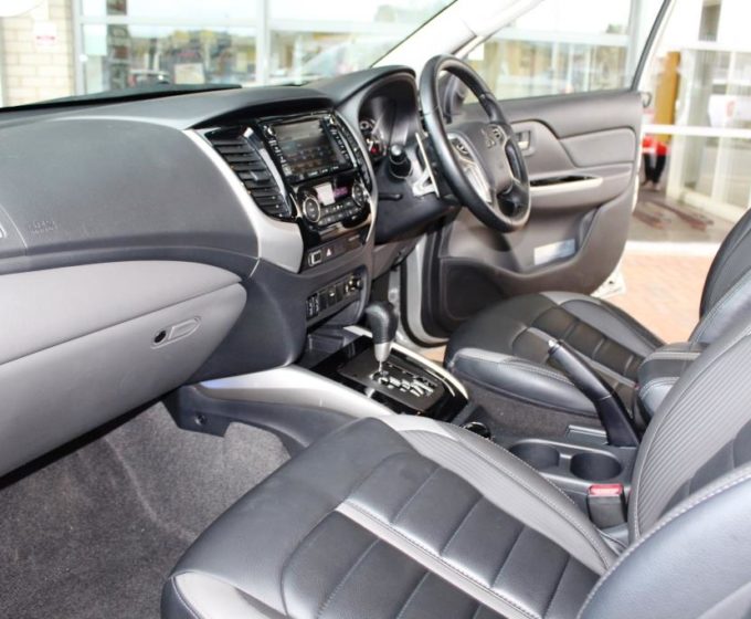 91174045 - Mitsubishi L200 Barbarian Double Cab Auto