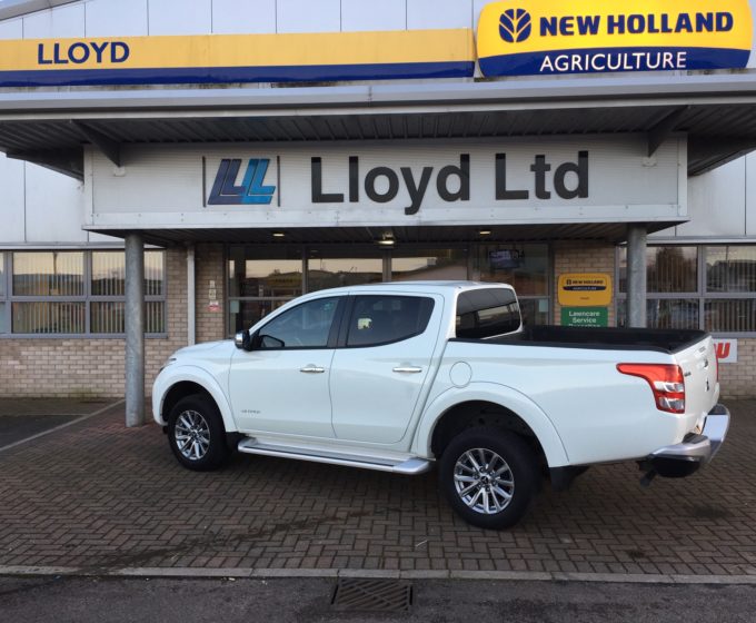 91175215-Mitsubishi-L200-Warrior