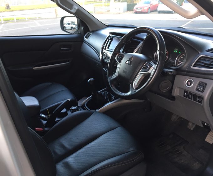 91175215-Mitsubishi-L200-Warrior