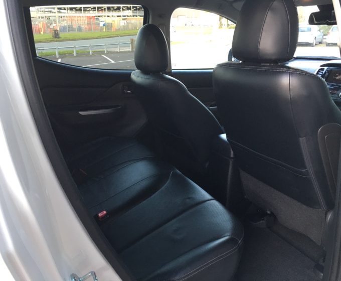 91175215-Mitsubishi-L200-Warrior