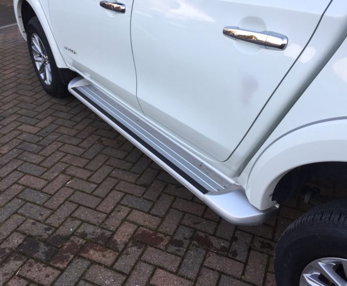 91175215-Mitsubishi-L200-Warrior