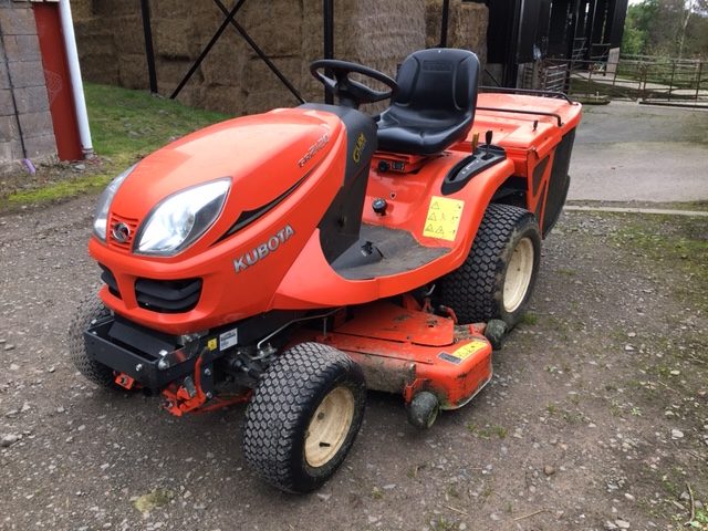31176644 - Kubota GR2120 Garden Tractor