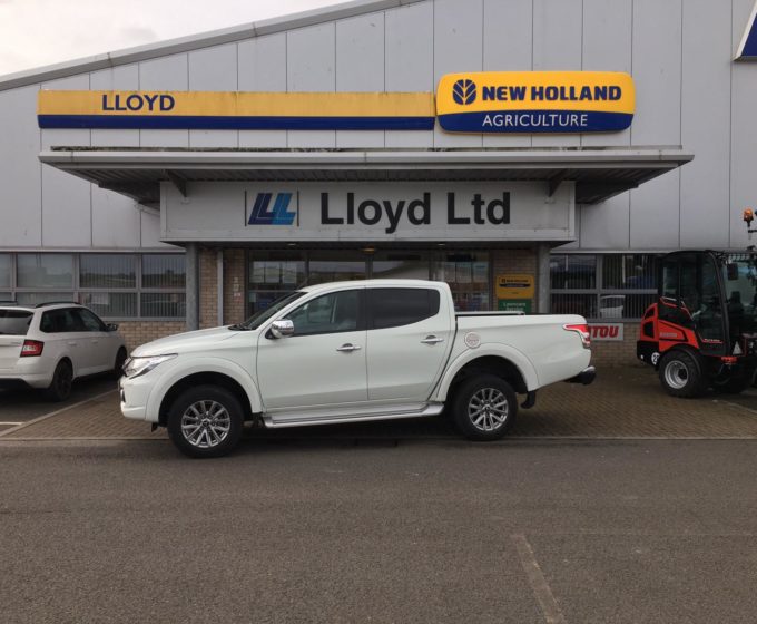 DL17 YLP - Mitsubishi L200 Barbarian Double Cab Auto