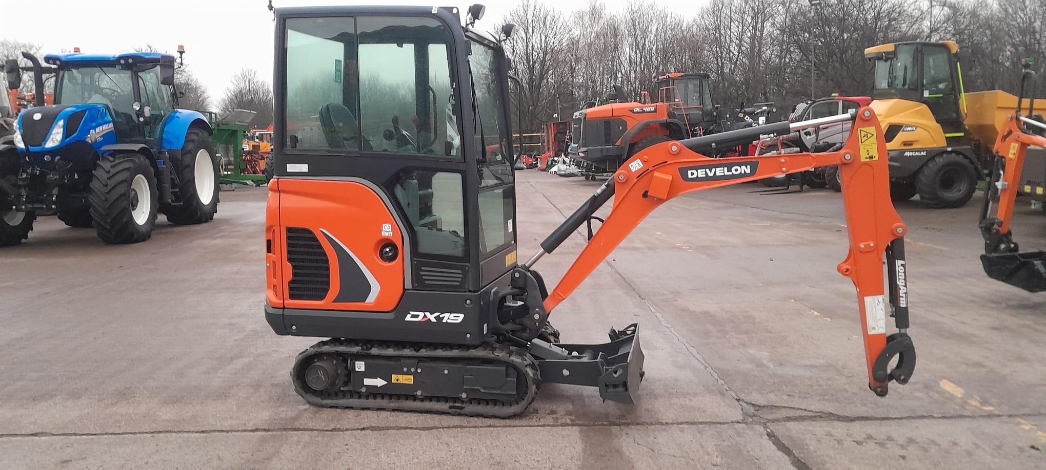 Develon DX19