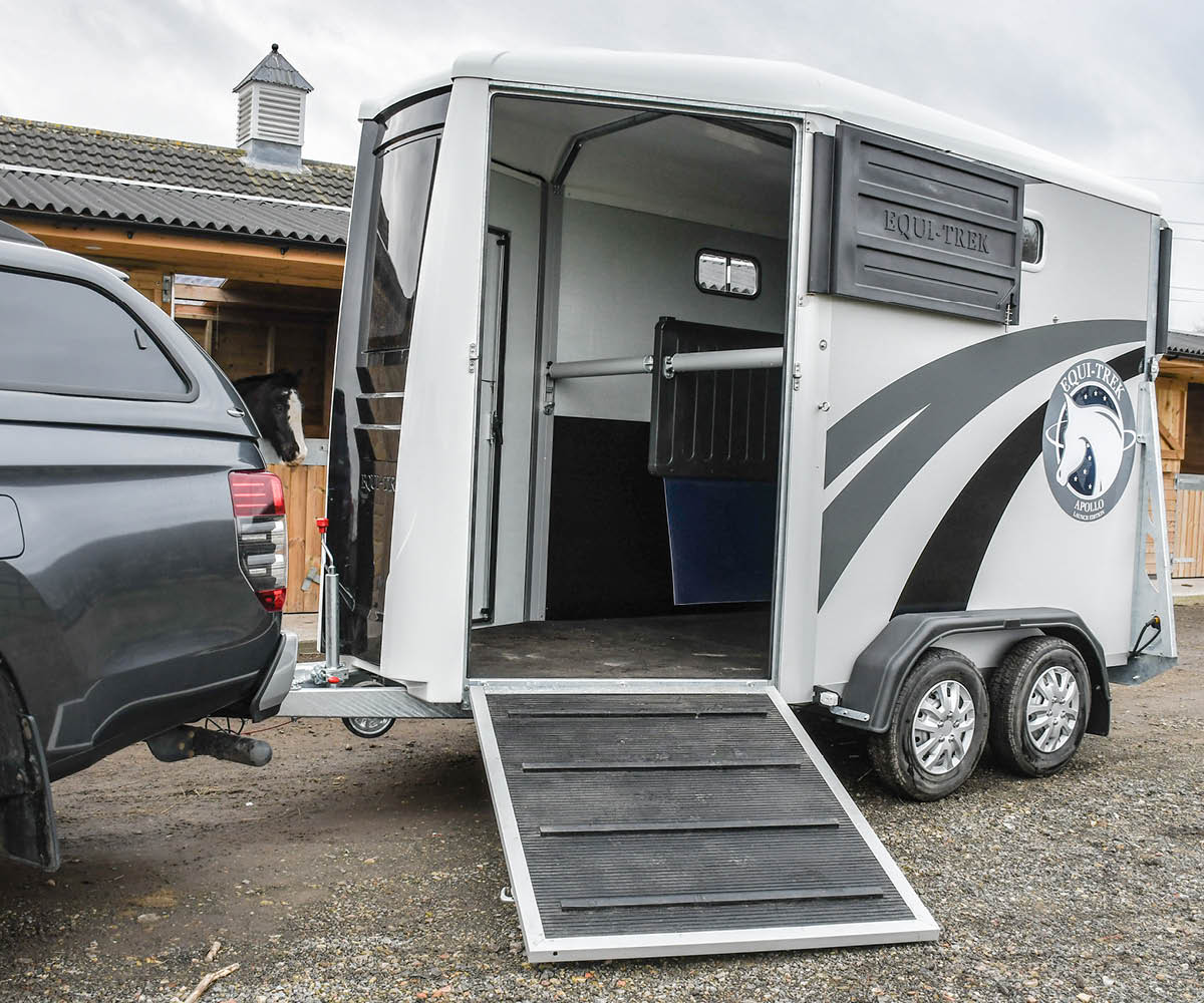 equi trek automatic horsebox