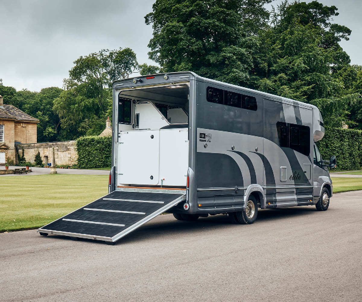 equi trek automatic horsebox