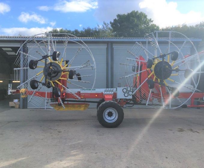 Ex-Demo Pottinger TOP1252C 4-Rotor Rake.