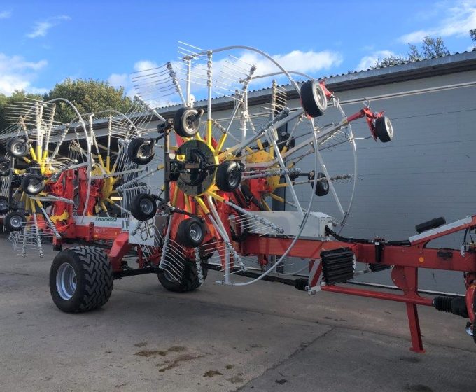 Ex-Demo Pottinger TOP1252C 4-Rotor Rake.