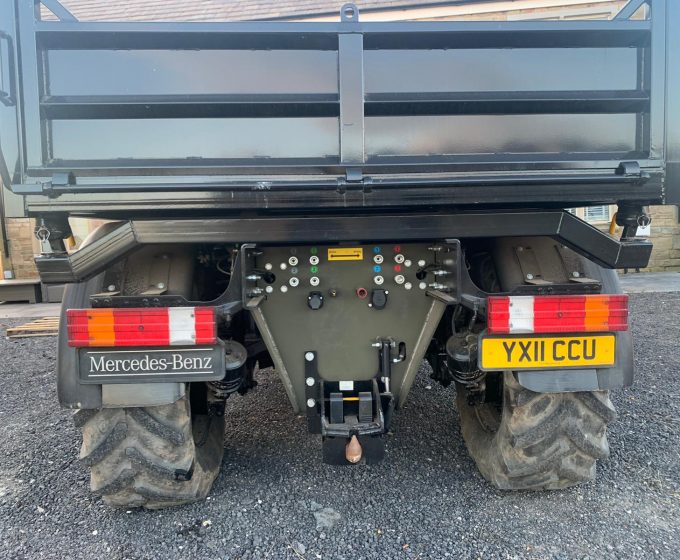 Mercedes-Benz Unimog U400