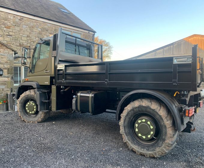 Mercedes-Benz Unimog U400