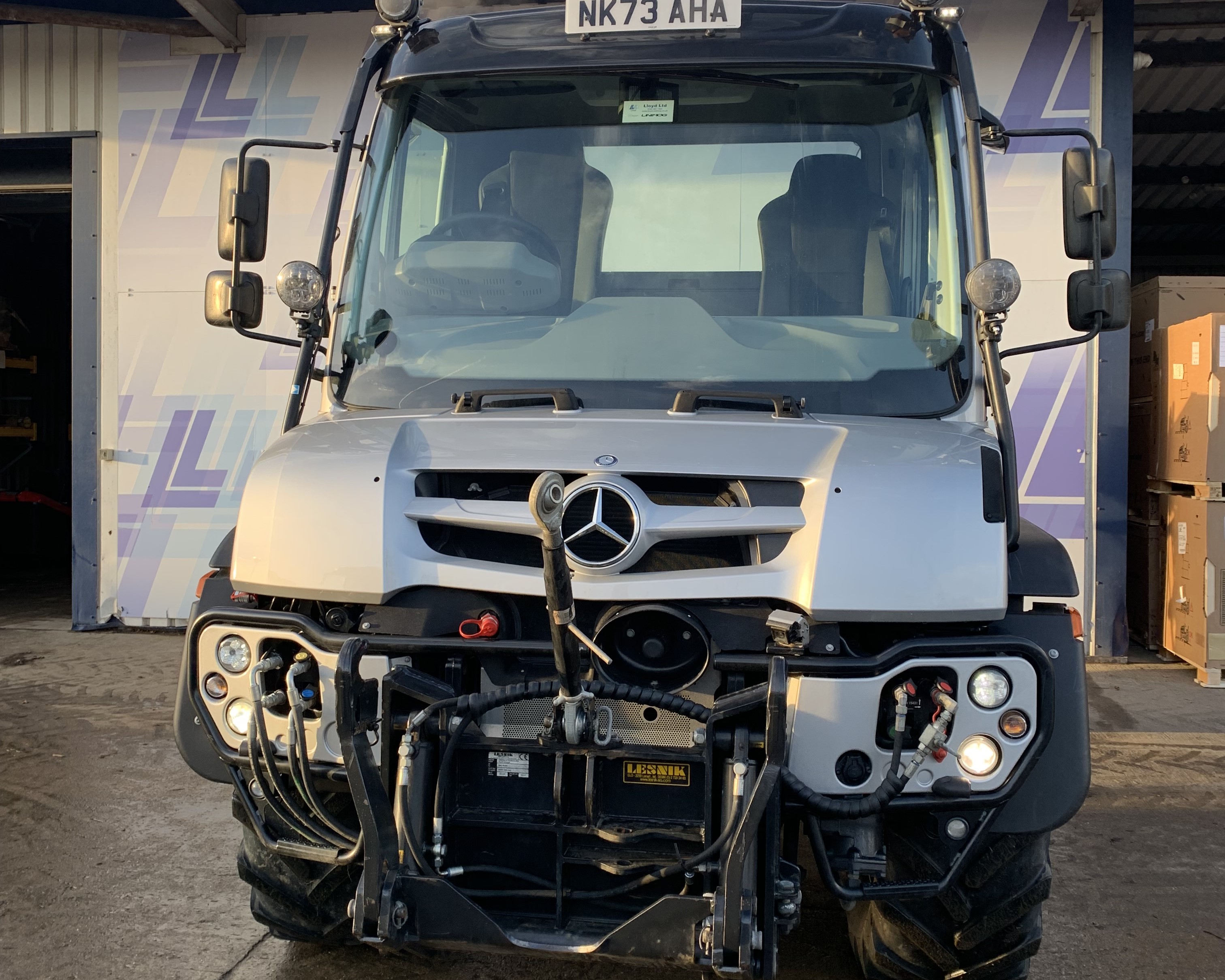 Mercedes-Benz U435 Unimog