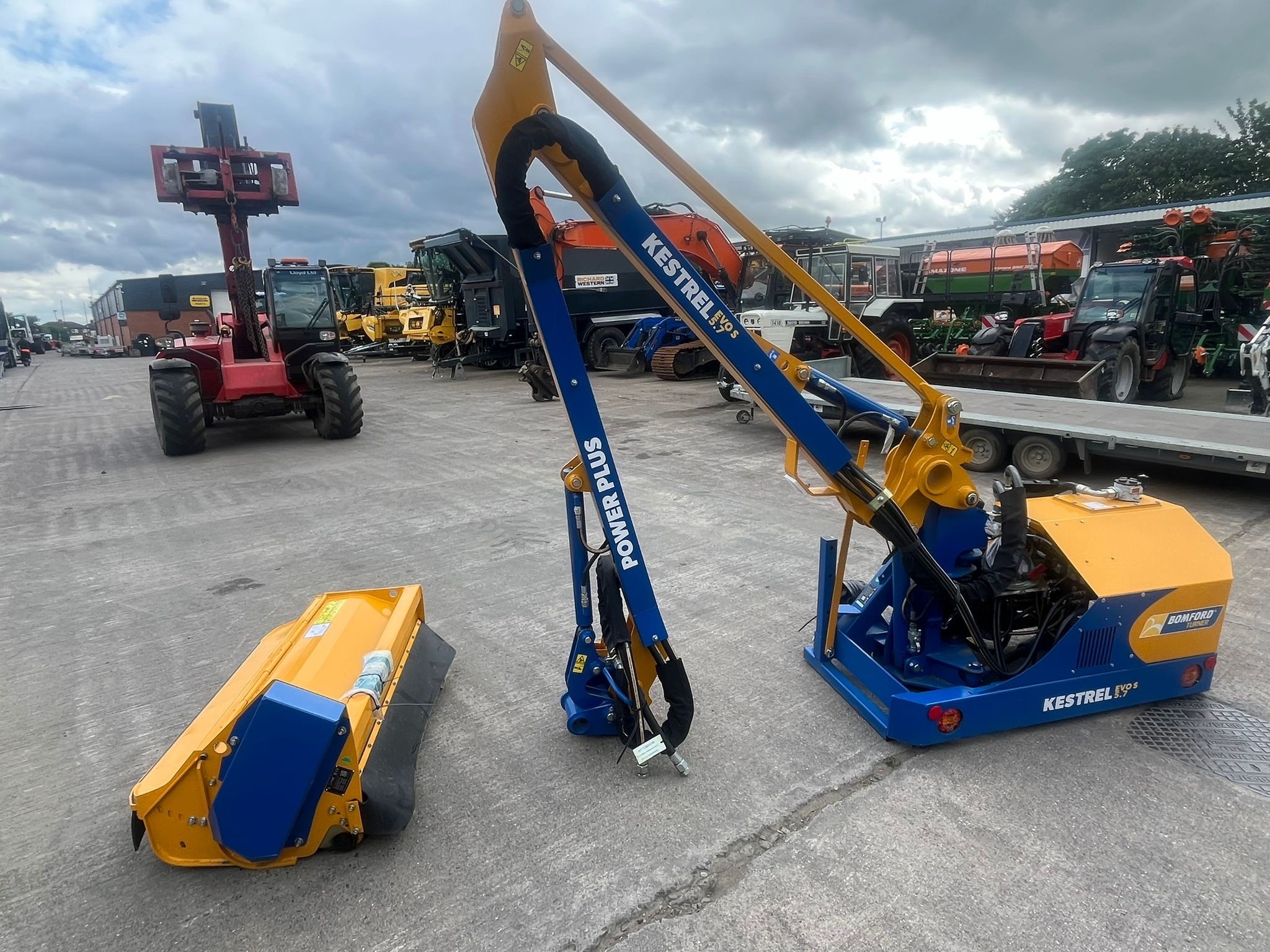 Bomford Turner Kestrel 5.7m