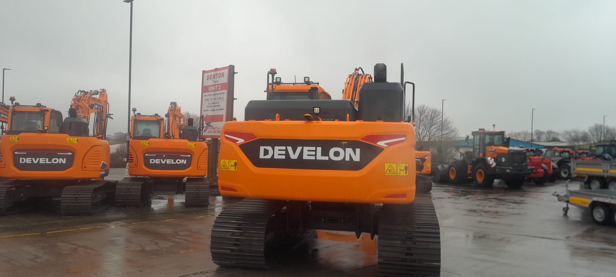 Develon DX225lc-7
