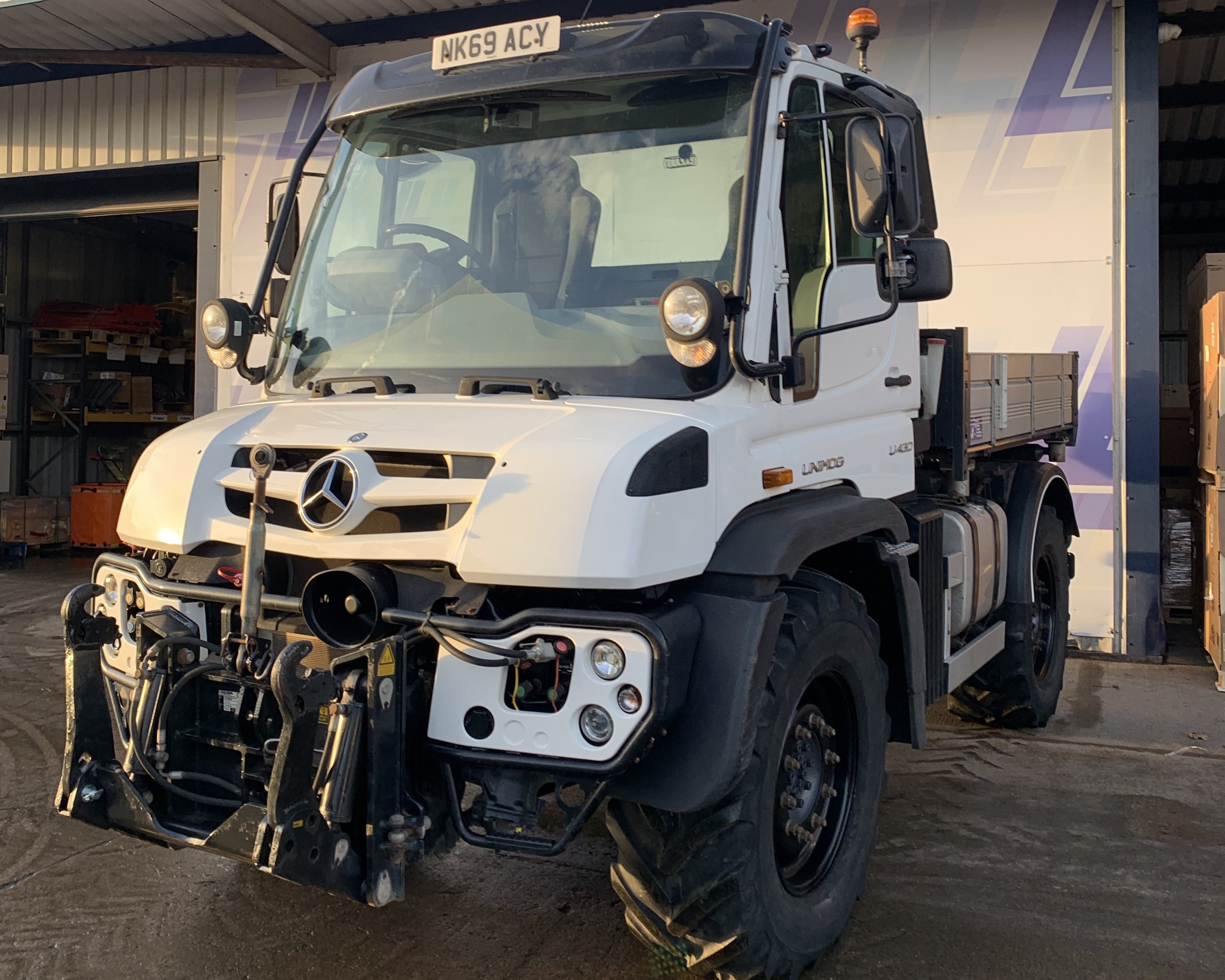 2019 Mercedes-Benz  Unimog U430