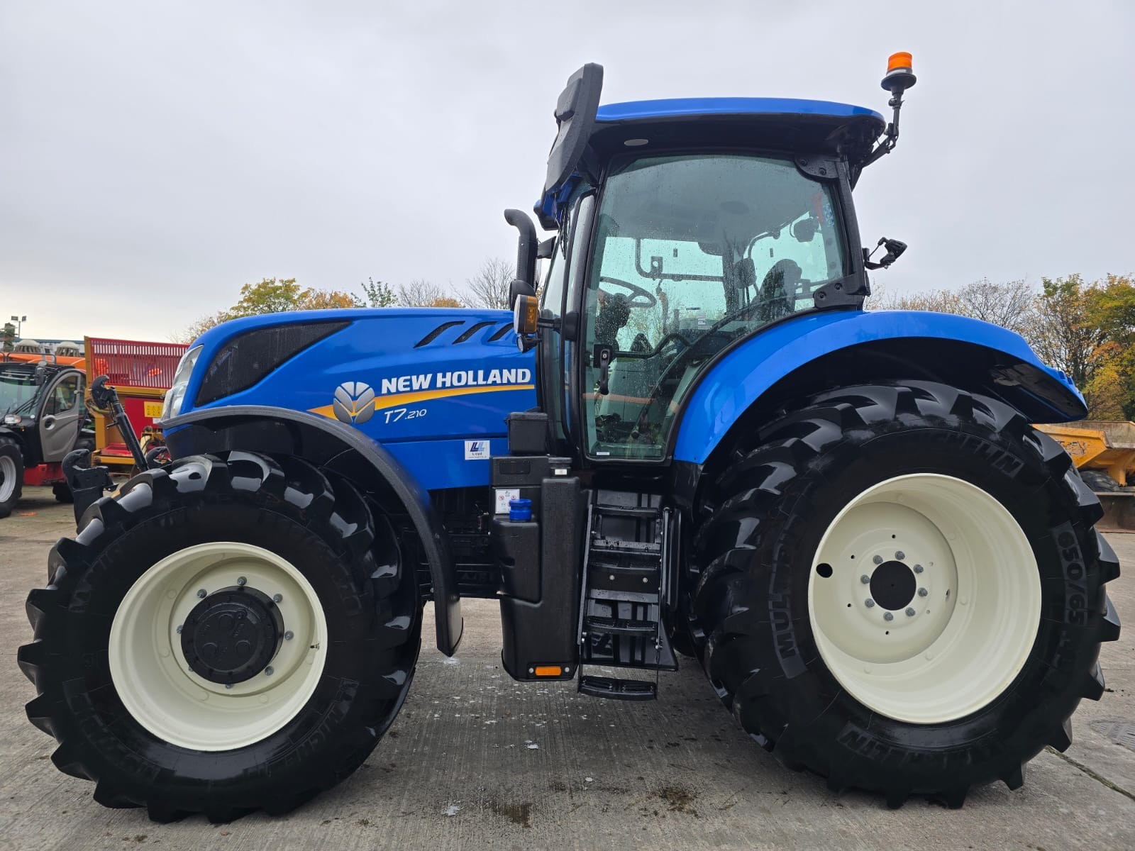 New Holland T7.210