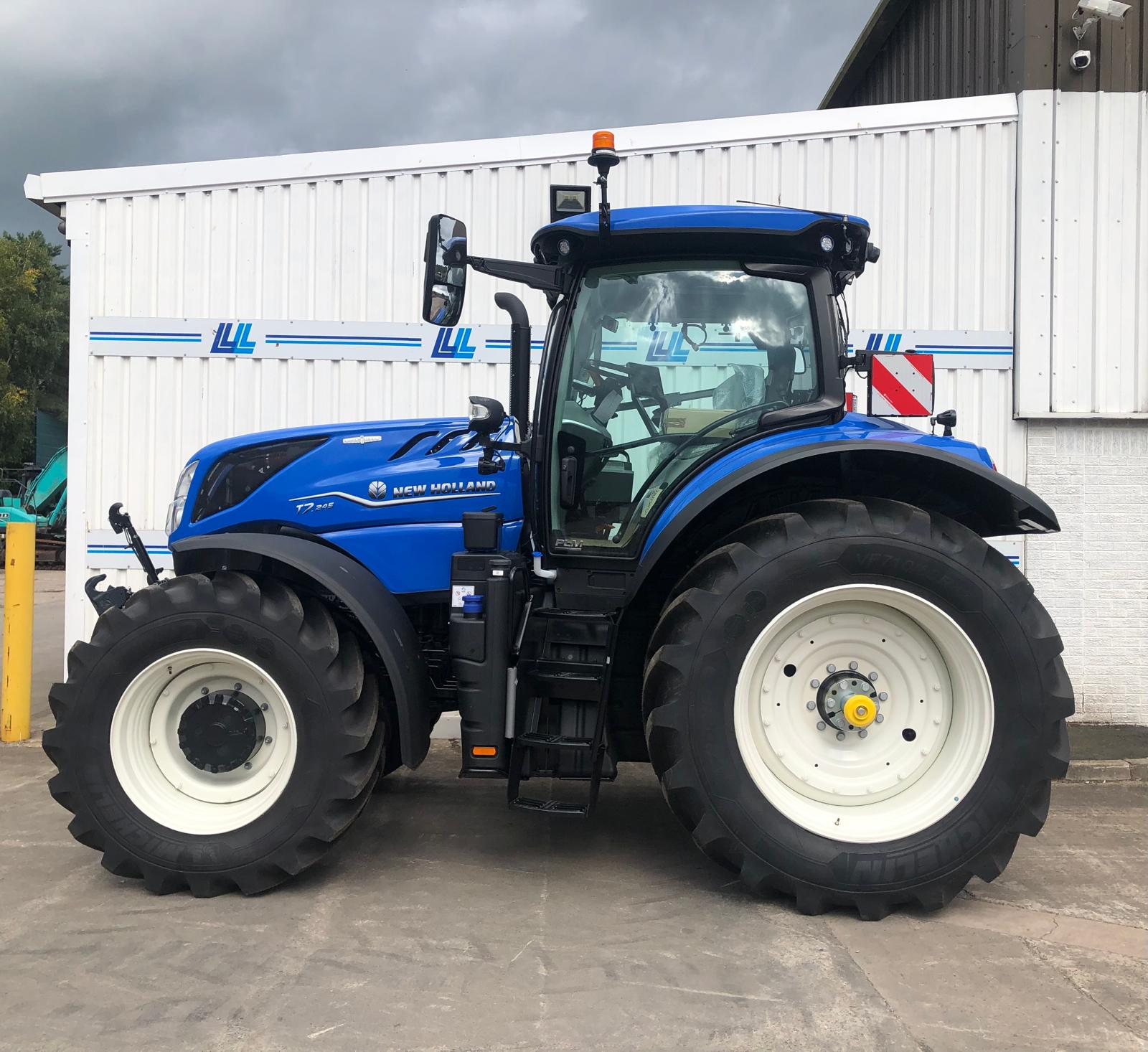 2025 New Holland T7.245